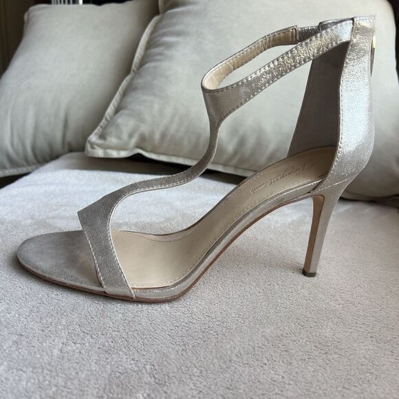 Vince Camuto Imagine Phoebe Metallic Gold Slim Heel Strappy Sandal Women 9.5 M - Picture 2 of 16